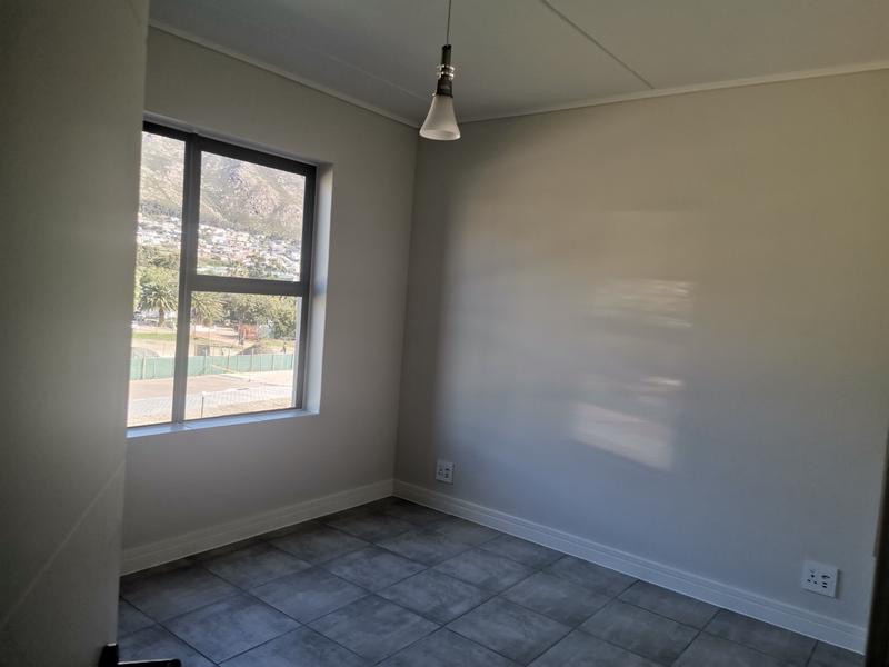 To Let 1 Bedroom Property for Rent in Gordons Bay Western Cape